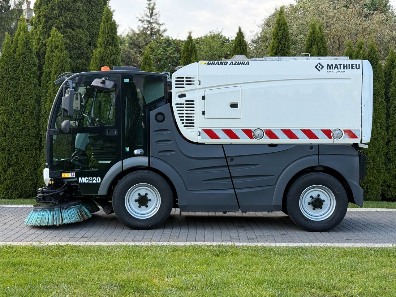 MATHIEU GRAND AZURA MC420 SWEEPER - Vozilo za pometanje: slika 3 MATHIEU GRAND AZURA MC420 SWEEPER - Vozilo za pometanje: slika 3