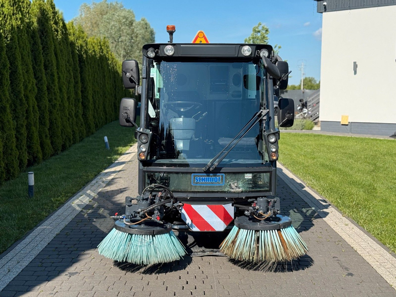 Schmidt SWINGO 200+ - Vozilo za pometanje: slika 2 Schmidt SWINGO 200+ - Vozilo za pometanje: slika 2