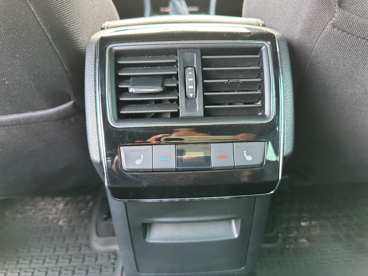 Avtomobil Skoda Superb 2.0 TDI SCR 147kW DSG STYLE COMBI: slika 13