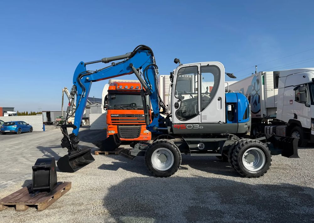 Wacker Neuson 9503-2 TRZY ŁYŻKI - Bager na kolesih: slika 4 Wacker Neuson 9503-2 TRZY ŁYŻKI - Bager na kolesih: slika 4