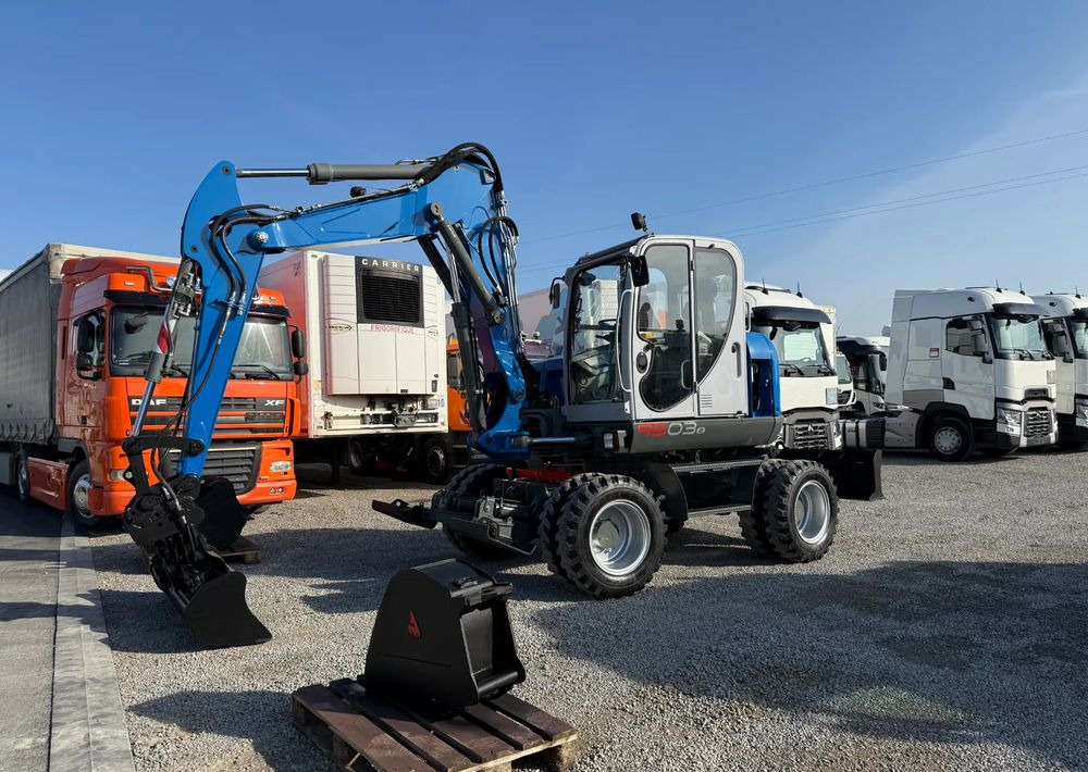 Wacker Neuson 9503-2 TRZY ŁYŻKI - Bager na kolesih: slika 3 Wacker Neuson 9503-2 TRZY ŁYŻKI - Bager na kolesih: slika 3