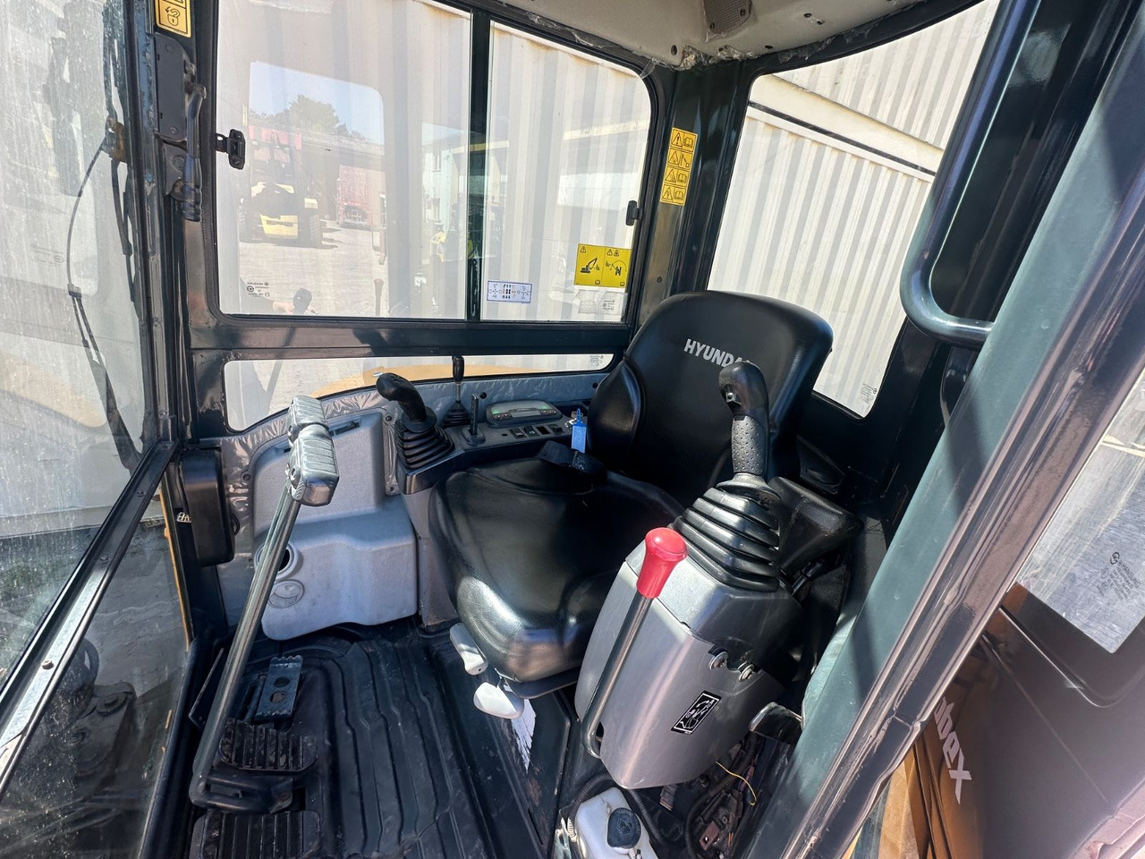 Mini bager Hyundai Robex25Z-9AK / 2018 BJ / 2.962 H / 2.580 KG: slika 12
