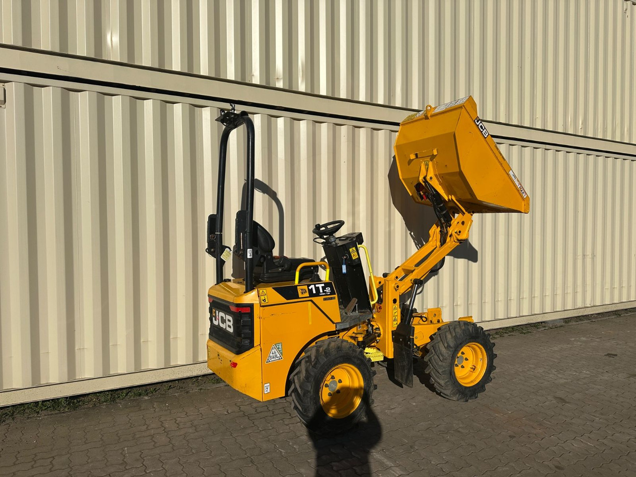 JCB 1T-2 High Tip Dumper, 632 Bh, 1.000 KG - Mini demper: slika 4 JCB 1T-2 High Tip Dumper, 632 Bh, 1.000 KG - Mini demper: slika 4