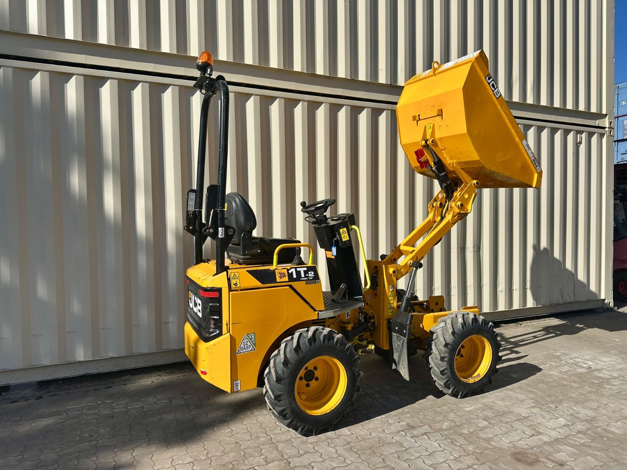 JCB 1T-2 High Tip Dumper, 674 Bh, 1.000 KG - Mini demper: slika 4 JCB 1T-2 High Tip Dumper, 674 Bh, 1.000 KG - Mini demper: slika 4
