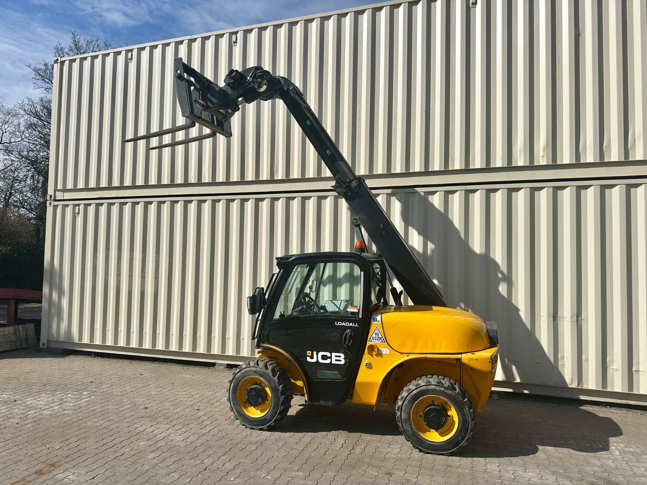 JCB 520-40 / 2017 BJ / 2.297 Bh / 4 Meter / 2 Tonnen - Teleskopski viličar: slika 3 JCB 520-40 / 2017 BJ / 2.297 Bh / 4 Meter / 2 Tonnen - Teleskopski viličar: slika 3