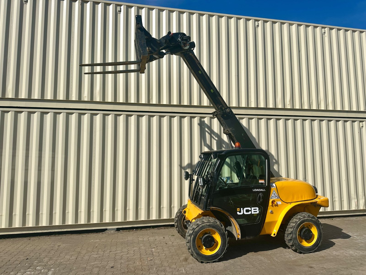 JCB 520-40 / 4 Meter / 2 Tonnen / 2.297 Bh / TOP - Teleskopski viličar: slika 1 JCB 520-40 / 4 Meter / 2 Tonnen / 2.297 Bh / TOP - Teleskopski viličar: slika 1