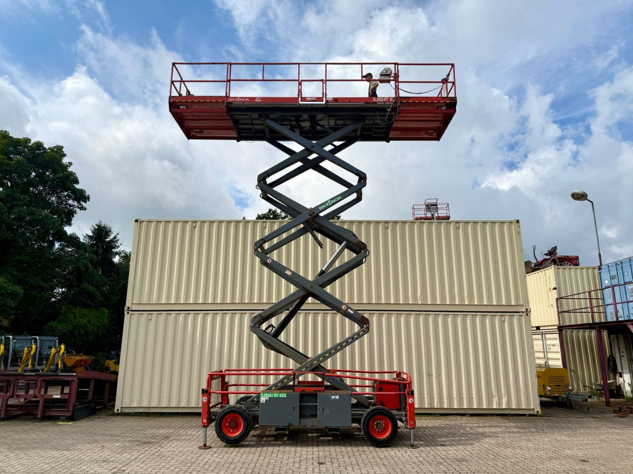 Skyjack SJ9241 4x4 Diesel / 14.5 Meter / 2015 BJ - Dvižna ploščad montirana na tovornjak: slika 2 Skyjack SJ9241 4x4 Diesel / 14.5 Meter / 2015 BJ - Dvižna ploščad montirana na tovornjak: slika 2