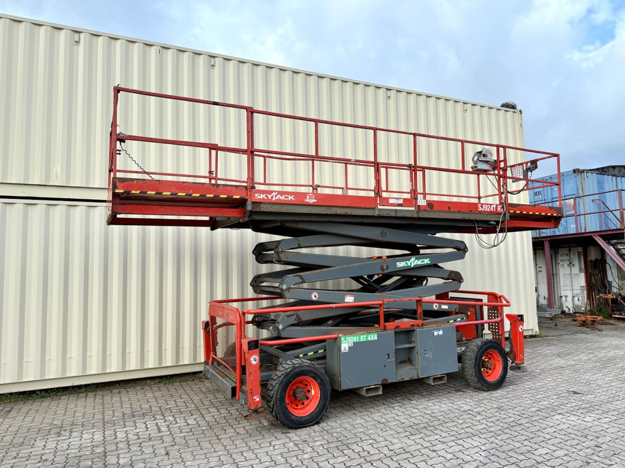 Skyjack SJ9241 4x4 Diesel / 14.5 Meter / 2015 BJ - Dvižna ploščad montirana na tovornjak: slika 4 Skyjack SJ9241 4x4 Diesel / 14.5 Meter / 2015 BJ - Dvižna ploščad montirana na tovornjak: slika 4