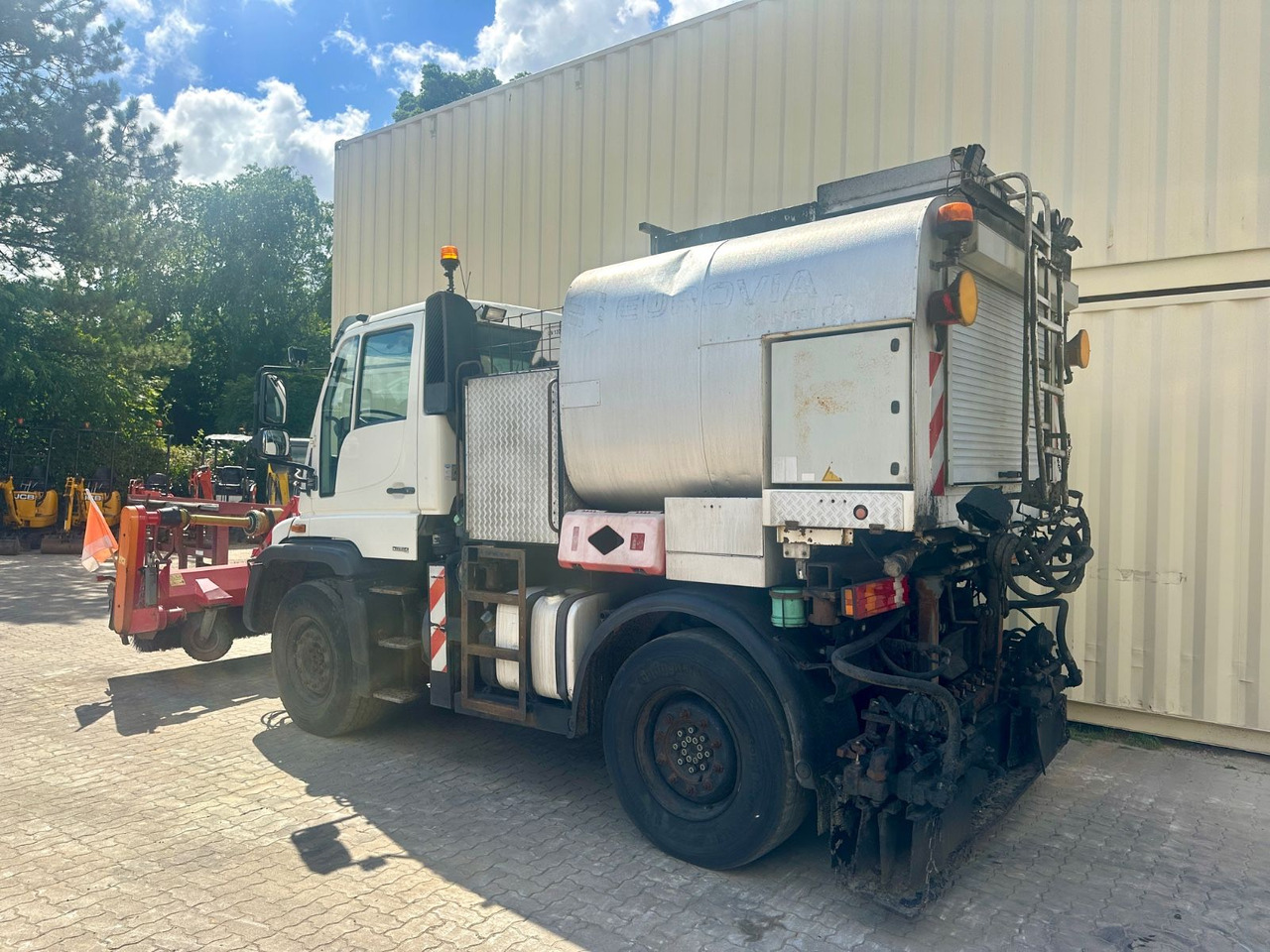 Unimog U400 Schäfer-Technic Bitum/Asphalt / TÜV 02/2026 - Tovornjak: slika 3 Unimog U400 Schäfer-Technic Bitum/Asphalt / TÜV 02/2026 - Tovornjak: slika 3