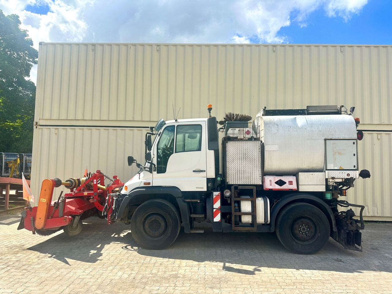 Unimog U400 Schäfer-Technic Bitum/Asphalt / TÜV 02/2026 - Tovornjak: slika 2 Unimog U400 Schäfer-Technic Bitum/Asphalt / TÜV 02/2026 - Tovornjak: slika 2