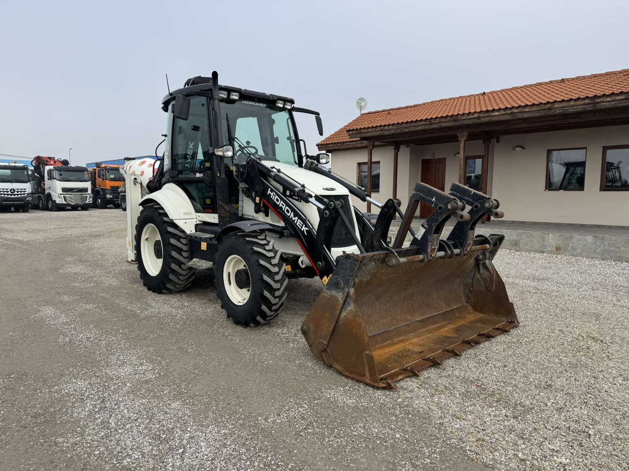 HIDROMEK HMK102B - Bager nakladalec: slika 1 HIDROMEK HMK102B - Bager nakladalec: slika 1