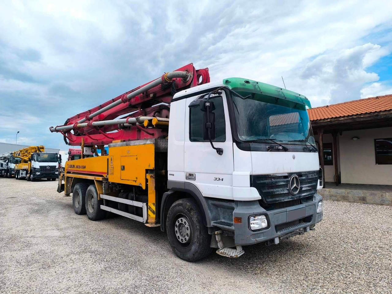 Mercedes-Benz ACTROS 3341 JUNJIN JXR 38-4 - Črpalka za beton: slika 1 Mercedes-Benz ACTROS 3341 JUNJIN JXR 38-4 - Črpalka za beton: slika 1