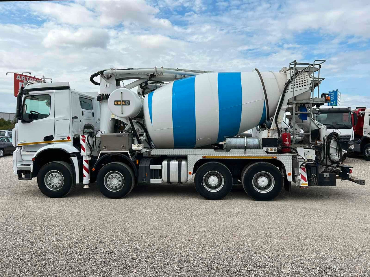 Mercedes-Benz AROCS 3251 CIFA MAGNUM MK28.4L - Avtomešalec s črpalko: slika 4 Mercedes-Benz AROCS 3251 CIFA MAGNUM MK28.4L - Avtomešalec s črpalko: slika 4