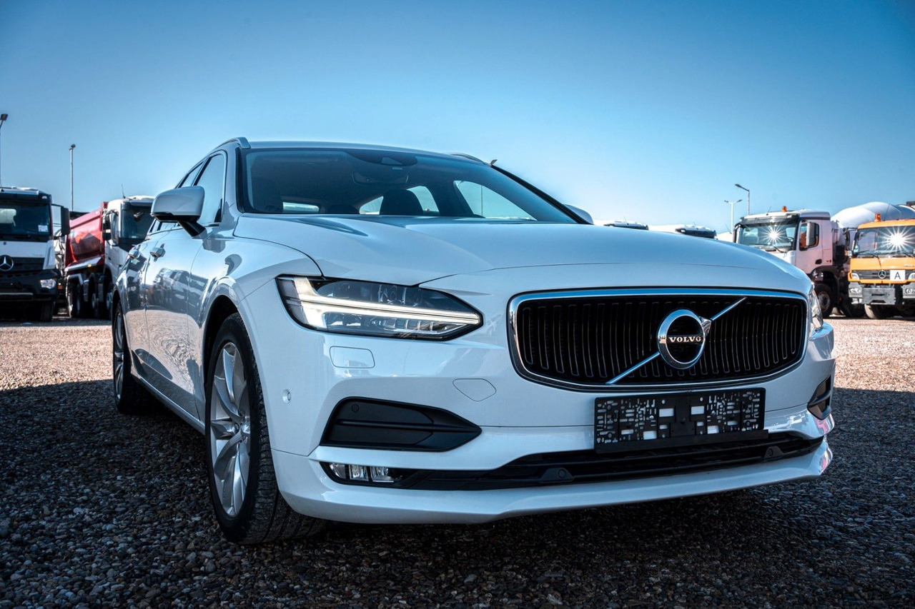 Volvo V90 D4 Momentum 2.0D - Karavan: slika 4 Volvo V90 D4 Momentum 2.0D - Karavan: slika 4