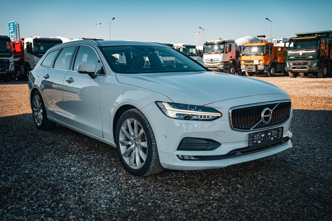 Volvo V90 D4 Momentum 2.0D - Karavan: slika 1 Volvo V90 D4 Momentum 2.0D - Karavan: slika 1