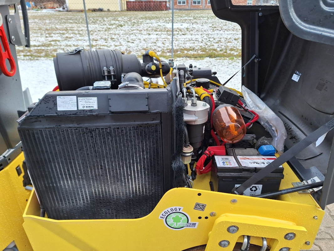 Nov Valjar BOMAG DE BW 100 AC-5  Stage V/Tier 4f: slika 9