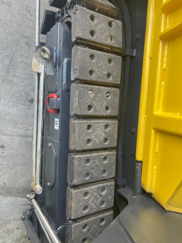 BOMAG IT BF 200 C-2 S200 TV Stage V/Tier 4f - Asfaltni finišer: slika 5 BOMAG IT BF 200 C-2 S200 TV Stage V/Tier 4f - Asfaltni finišer: slika 5