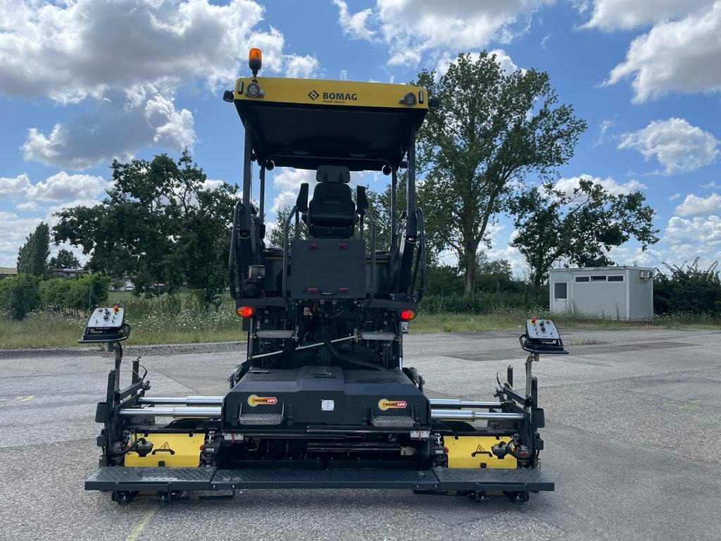 BOMAG IT BF 300 P-2 S340-2 TV Stage IIIb/Tier 4f - Asfaltni finišer: slika 5 BOMAG IT BF 300 P-2 S340-2 TV Stage IIIb/Tier 4f - Asfaltni finišer: slika 5