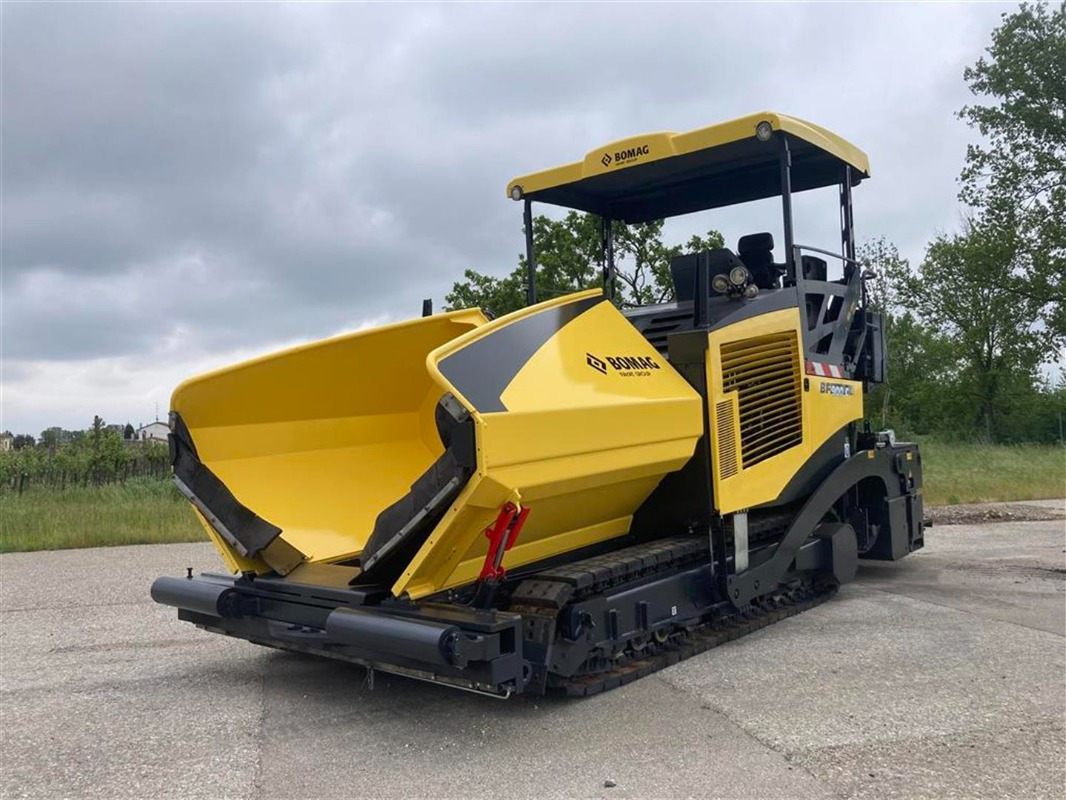 BOMAG IT BF 900 C S500 Stage IIIb/Tier 4i - Asfaltni finišer: slika 1 BOMAG IT BF 900 C S500 Stage IIIb/Tier 4i - Asfaltni finišer: slika 1
