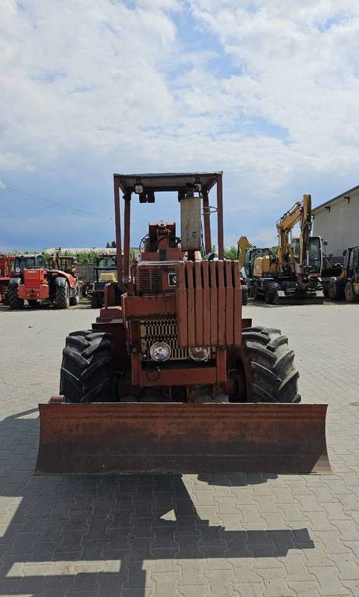 Pługoukładacz wibropług Ditch Witch 8020 układanie kabli światłowód - Gradbeni stroj: slika 3 Pługoukładacz wibropług Ditch Witch 8020 układanie kabli światłowód - Gradbeni stroj: slika 3