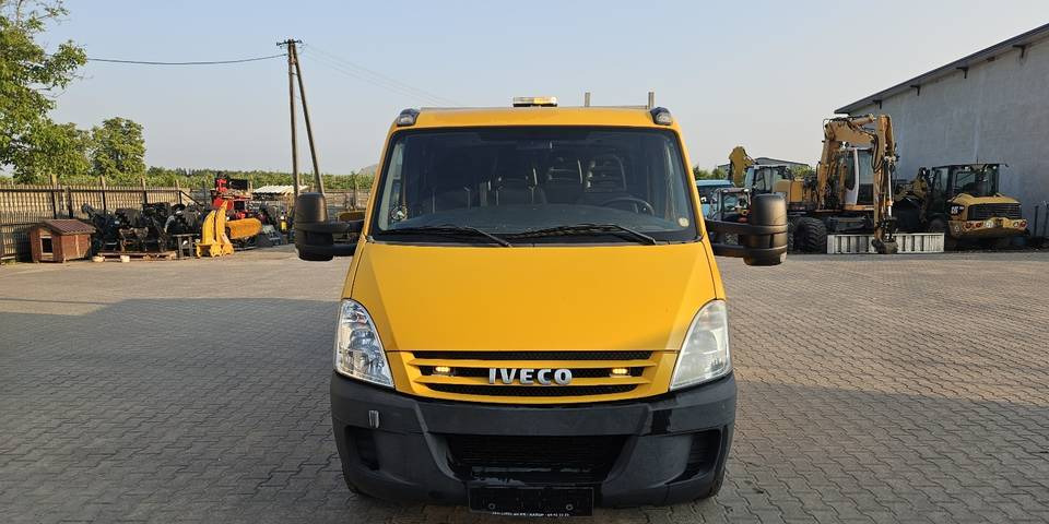 Iveco Daily 35S14 HDS 830 kg doka dubel brygadówka - Dostavno vozilo s kesonom: slika 3 Iveco Daily 35S14 HDS 830 kg doka dubel brygadówka - Dostavno vozilo s kesonom: slika 3