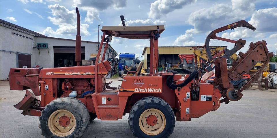 Koparka łańcuchowa Ditch Witch 8020 85KM - Rovokopač: slika 5 Koparka łańcuchowa Ditch Witch 8020 85KM - Rovokopač: slika 5