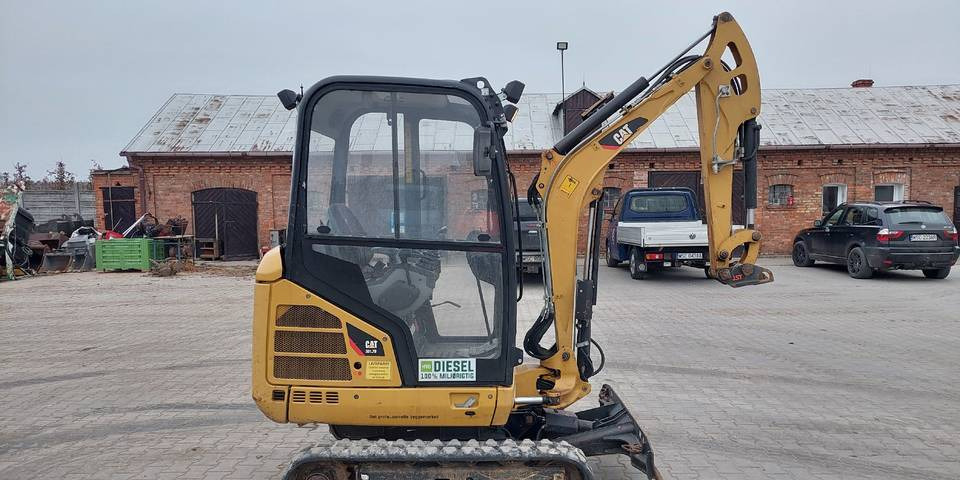 Minikoparka CAT 301.7D 2016 rok 1622h rozsuwane podwozie - Bager goseničar: slika 5 Minikoparka CAT 301.7D 2016 rok 1622h rozsuwane podwozie - Bager goseničar: slika 5