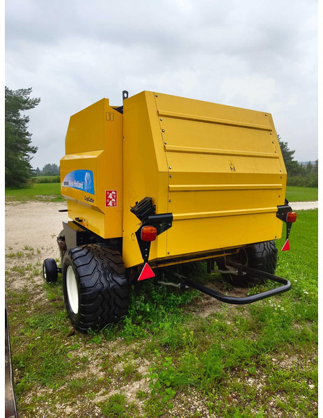 New Holland BR 6090 - Balirka za okrogle bale: slika 2 New Holland BR 6090 - Balirka za okrogle bale: slika 2
