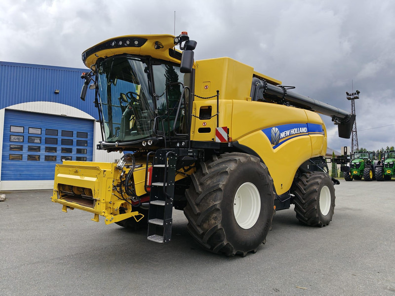 Kombajn harvester New Holland CX 8.90: slika 7