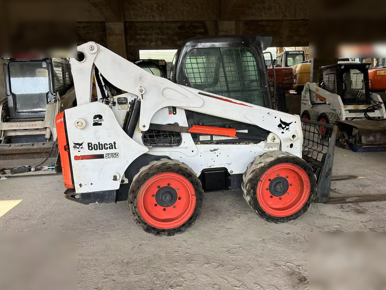 BOBCAT S750 - Mini nakladalec: slika 1 BOBCAT S750 - Mini nakladalec: slika 1