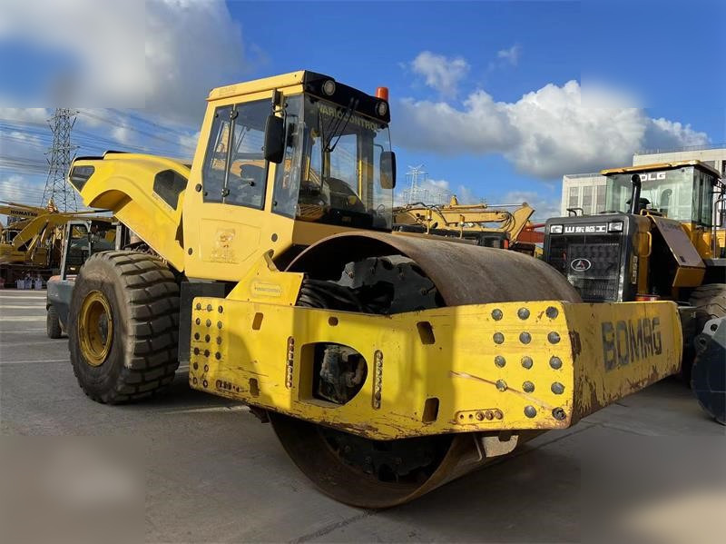BOMAG BW226DH-4 - Kompaktor: slika 2 BOMAG BW226DH-4 - Kompaktor: slika 2