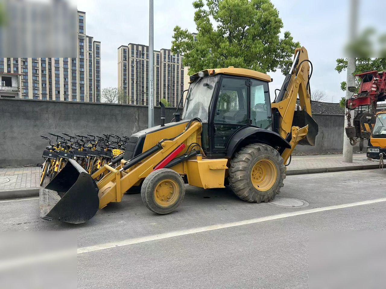 CASE 580 - Bager nakladalec: slika 1 CASE 580 - Bager nakladalec: slika 1