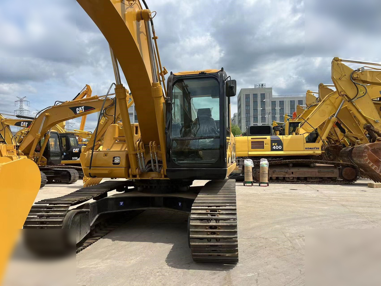 CATERPILLAR 320CL - Bager goseničar: slika 4 CATERPILLAR 320CL - Bager goseničar: slika 4