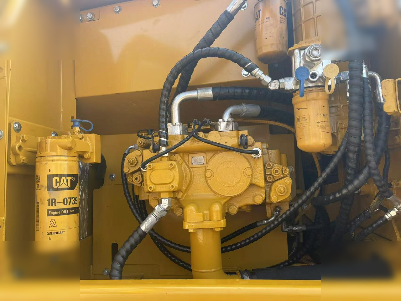 Bager goseničar CATERPILLAR 320D: slika 8