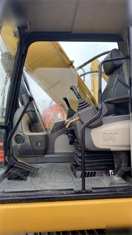 CATERPILLAR 320D - Bager goseničar: slika 4 CATERPILLAR 320D - Bager goseničar: slika 4