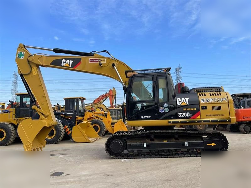 CATERPILLAR 320D2 - Bager goseničar: slika 1 CATERPILLAR 320D2 - Bager goseničar: slika 1