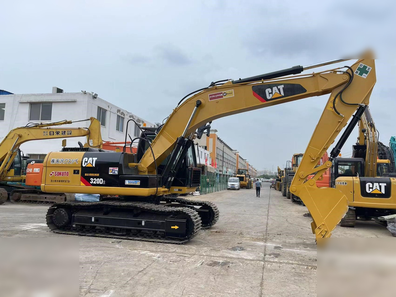 CATERPILLAR 320D2 - Bager goseničar: slika 1 CATERPILLAR 320D2 - Bager goseničar: slika 1