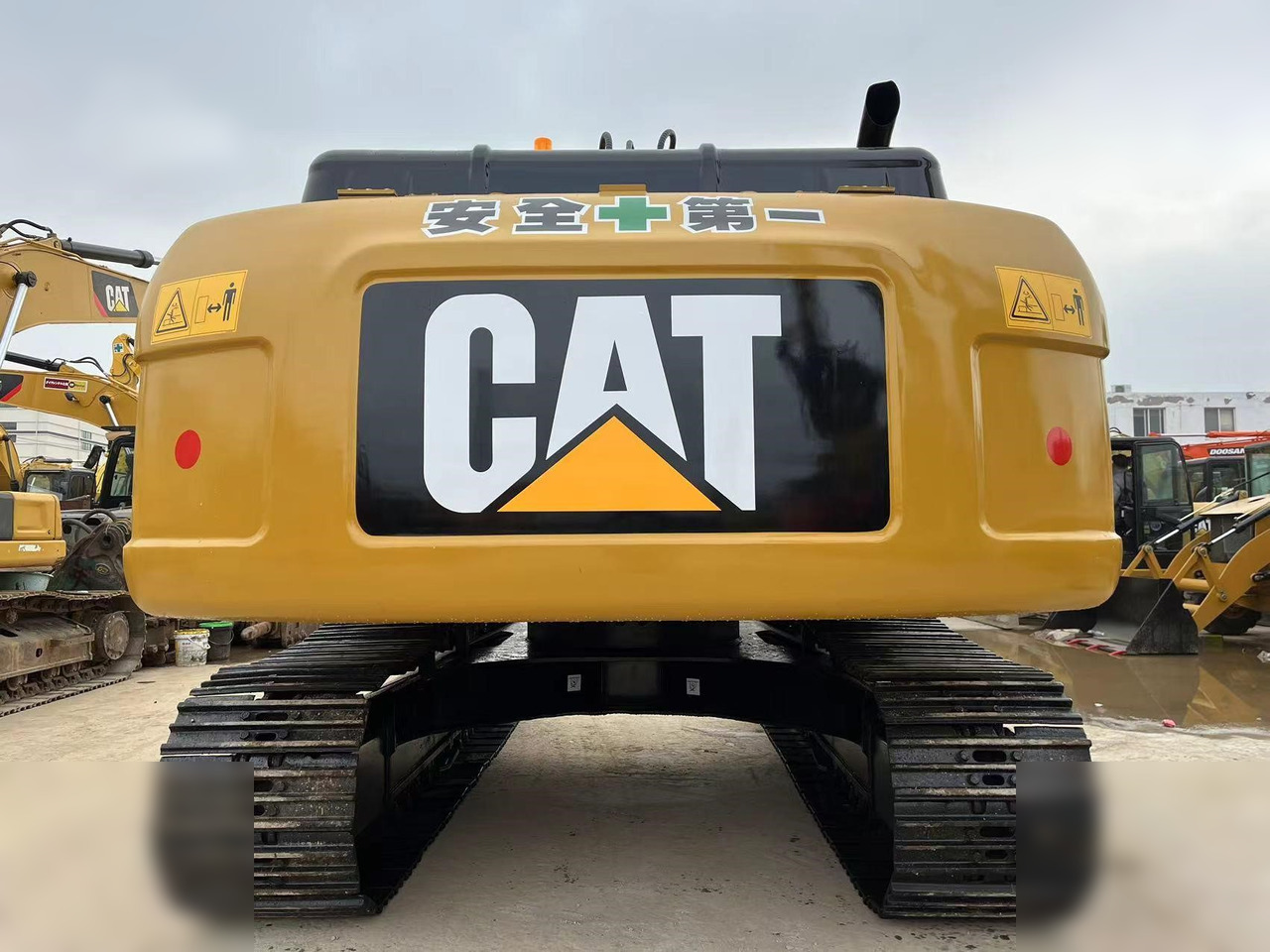 CATERPILLAR 320D2 - Bager goseničar: slika 4 CATERPILLAR 320D2 - Bager goseničar: slika 4