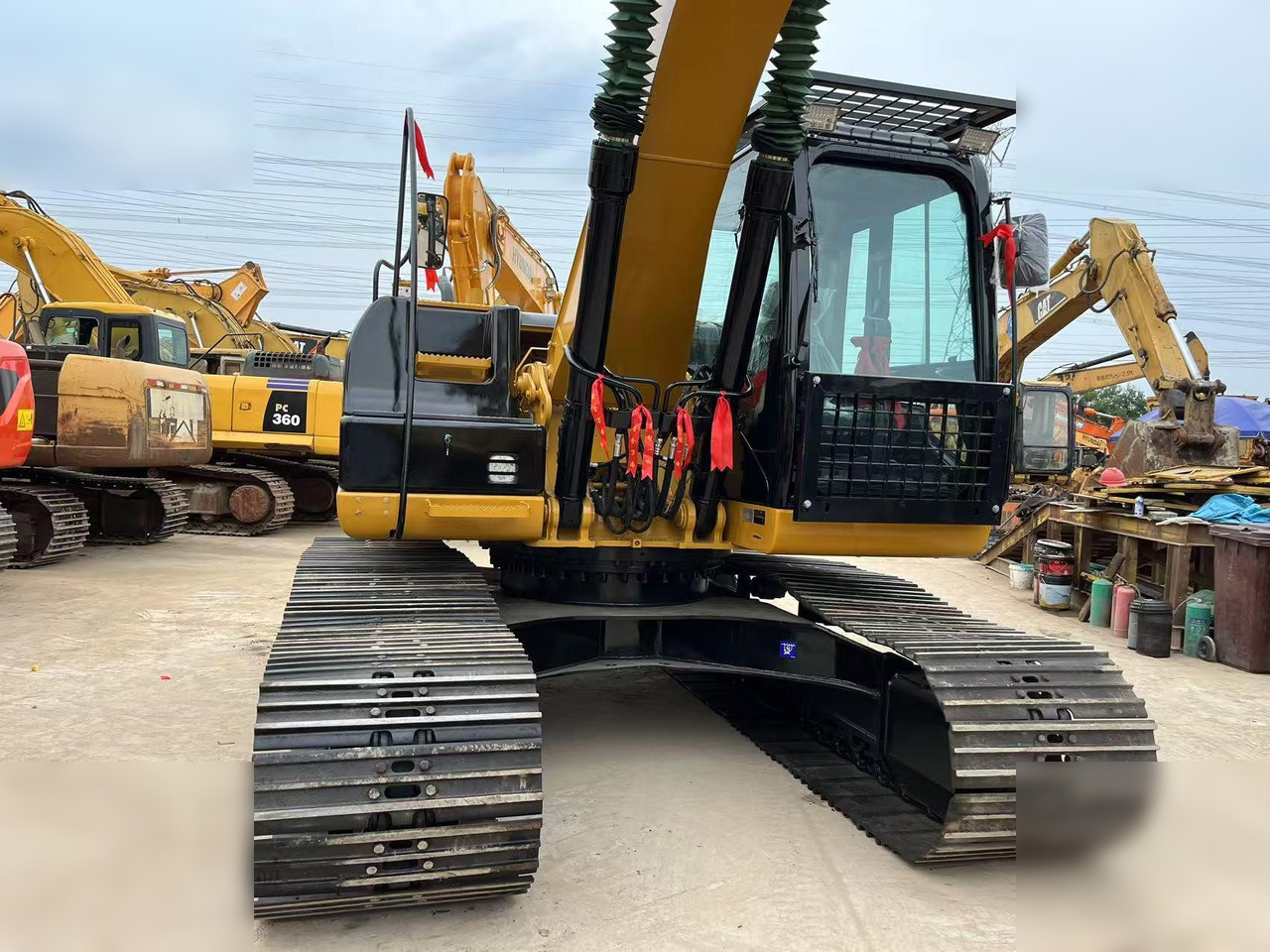 CATERPILLAR 320D2L - Bager goseničar: slika 4 CATERPILLAR 320D2L - Bager goseničar: slika 4