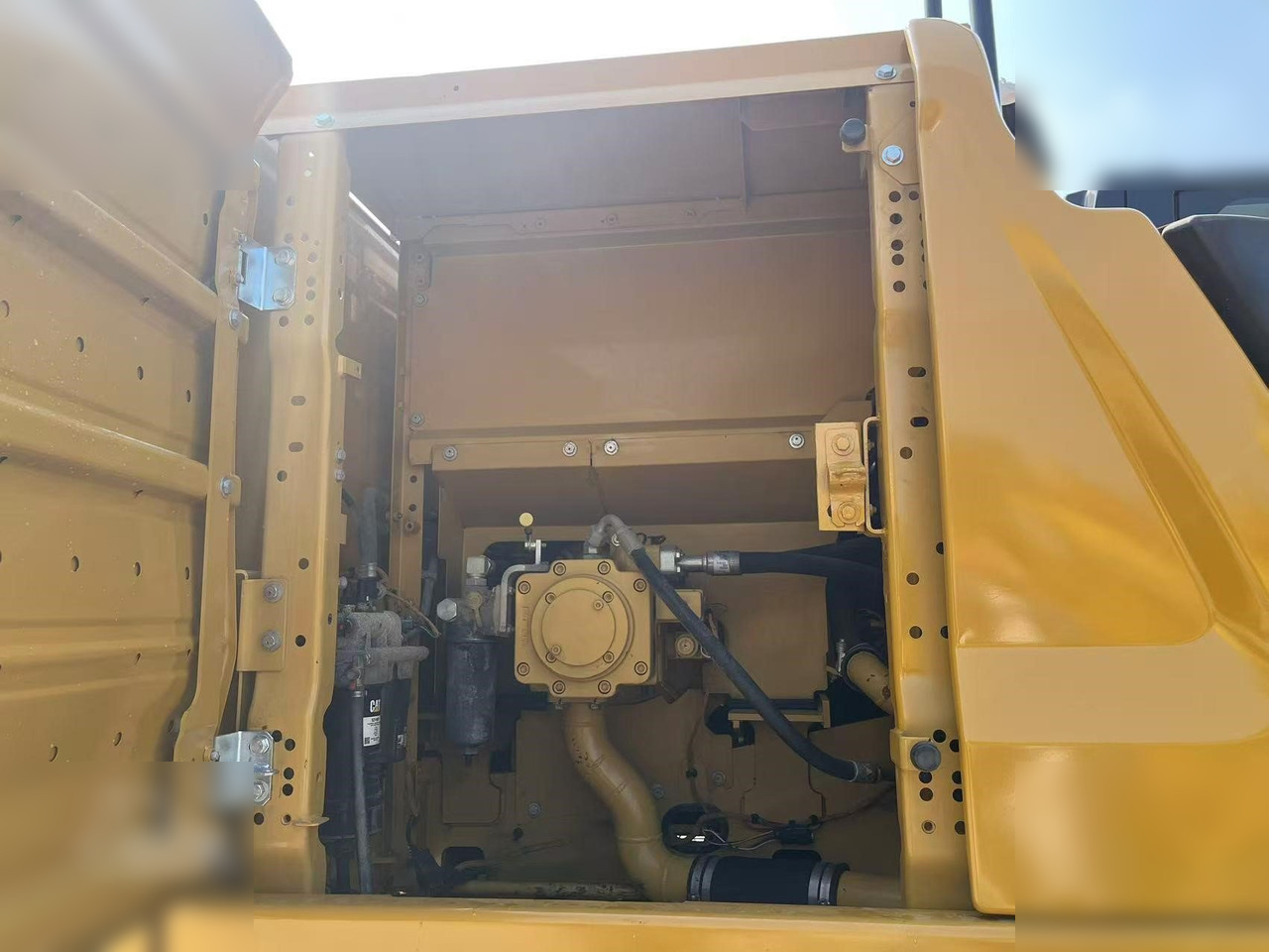 CATERPILLAR 320GC - Bager goseničar: slika 5 CATERPILLAR 320GC - Bager goseničar: slika 5