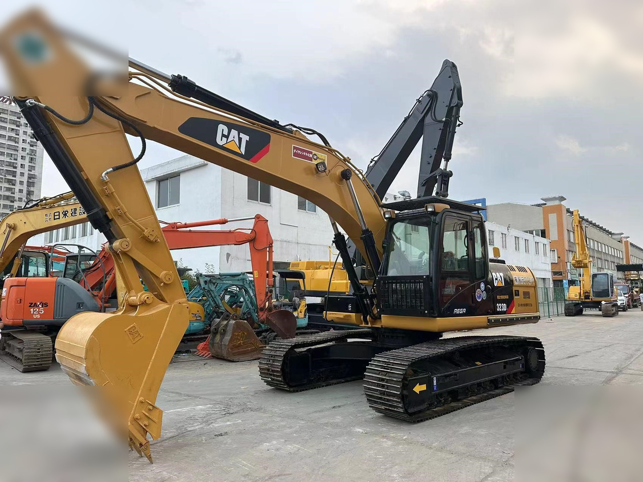 CATERPILLAR 323DL - Bager goseničar: slika 1 CATERPILLAR 323DL - Bager goseničar: slika 1