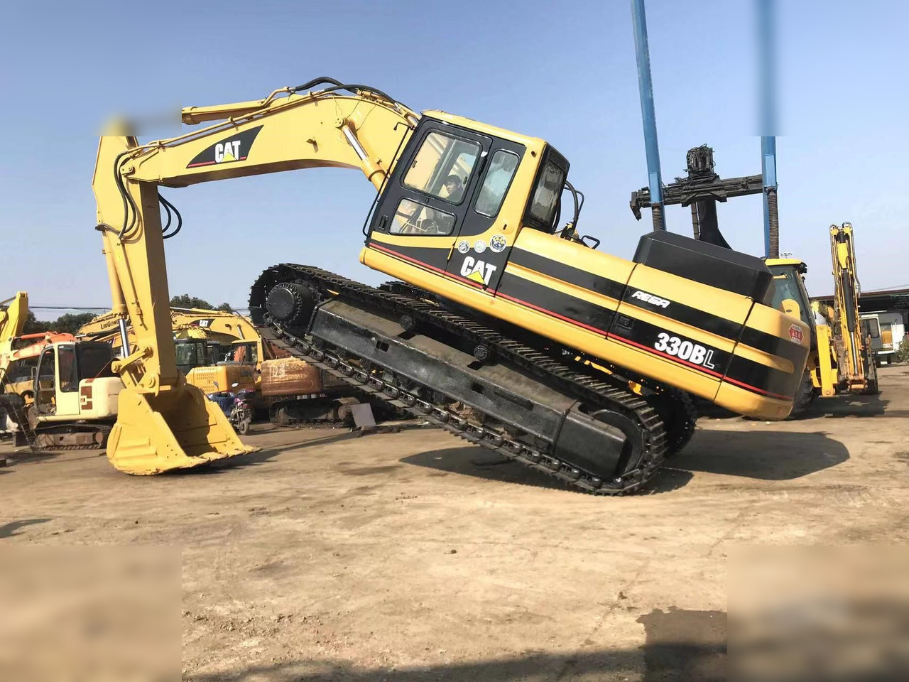 CATERPILLAR 330BL - Bager goseničar: slika 4 CATERPILLAR 330BL - Bager goseničar: slika 4