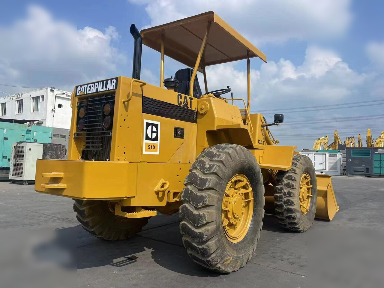 CATERPILLAR 910 - Kolesni nakladalec: slika 4 CATERPILLAR 910 - Kolesni nakladalec: slika 4