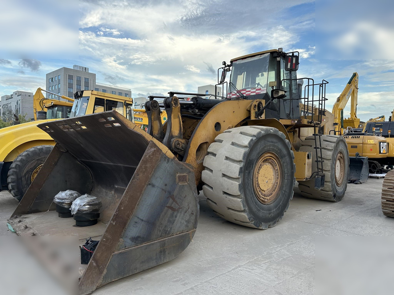 CATERPILLAR 986H - Kolesni nakladalec: slika 1 CATERPILLAR 986H - Kolesni nakladalec: slika 1