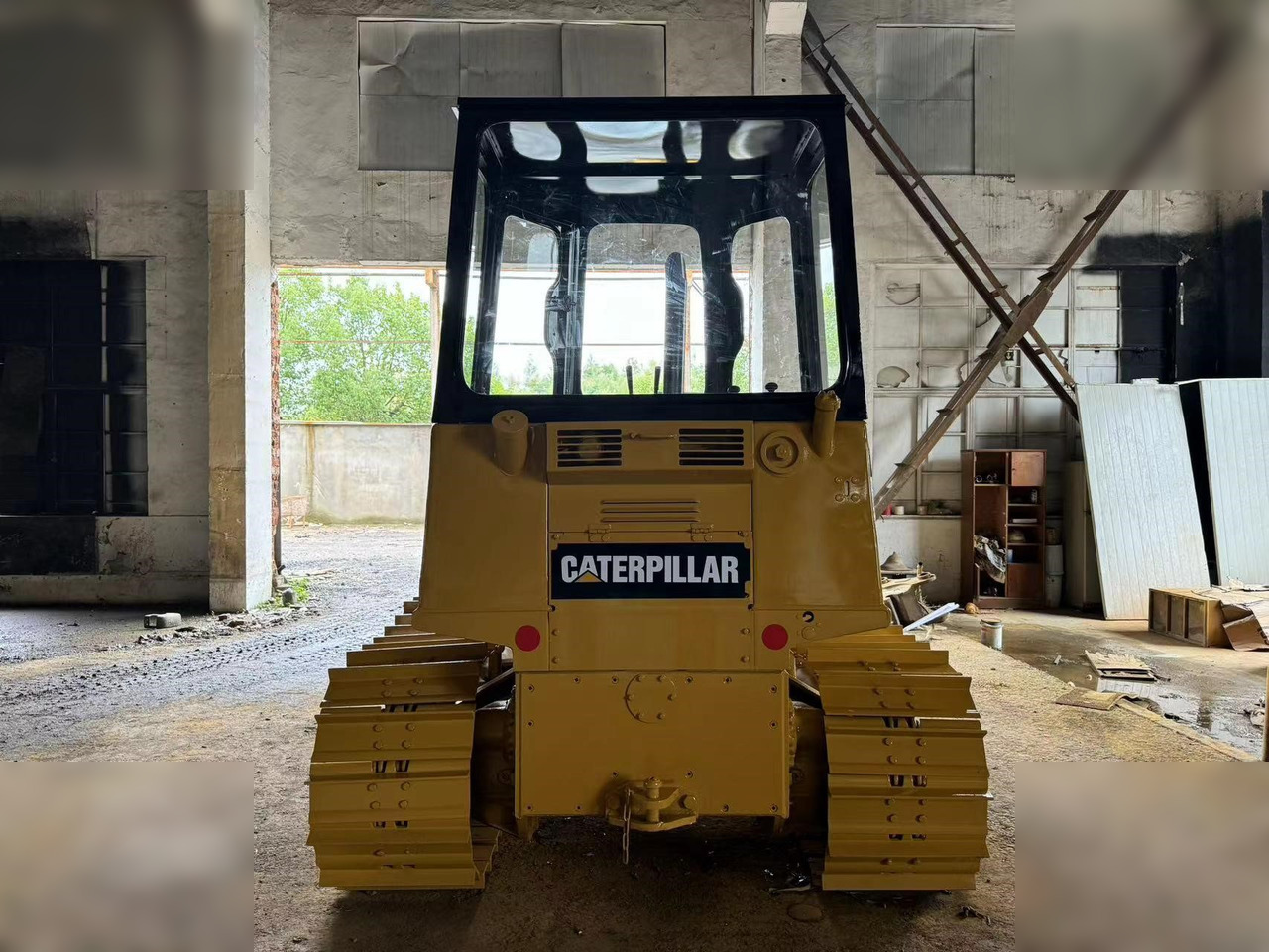 CATERPILLAR D4C - Buldožer: slika 3 CATERPILLAR D4C - Buldožer: slika 3