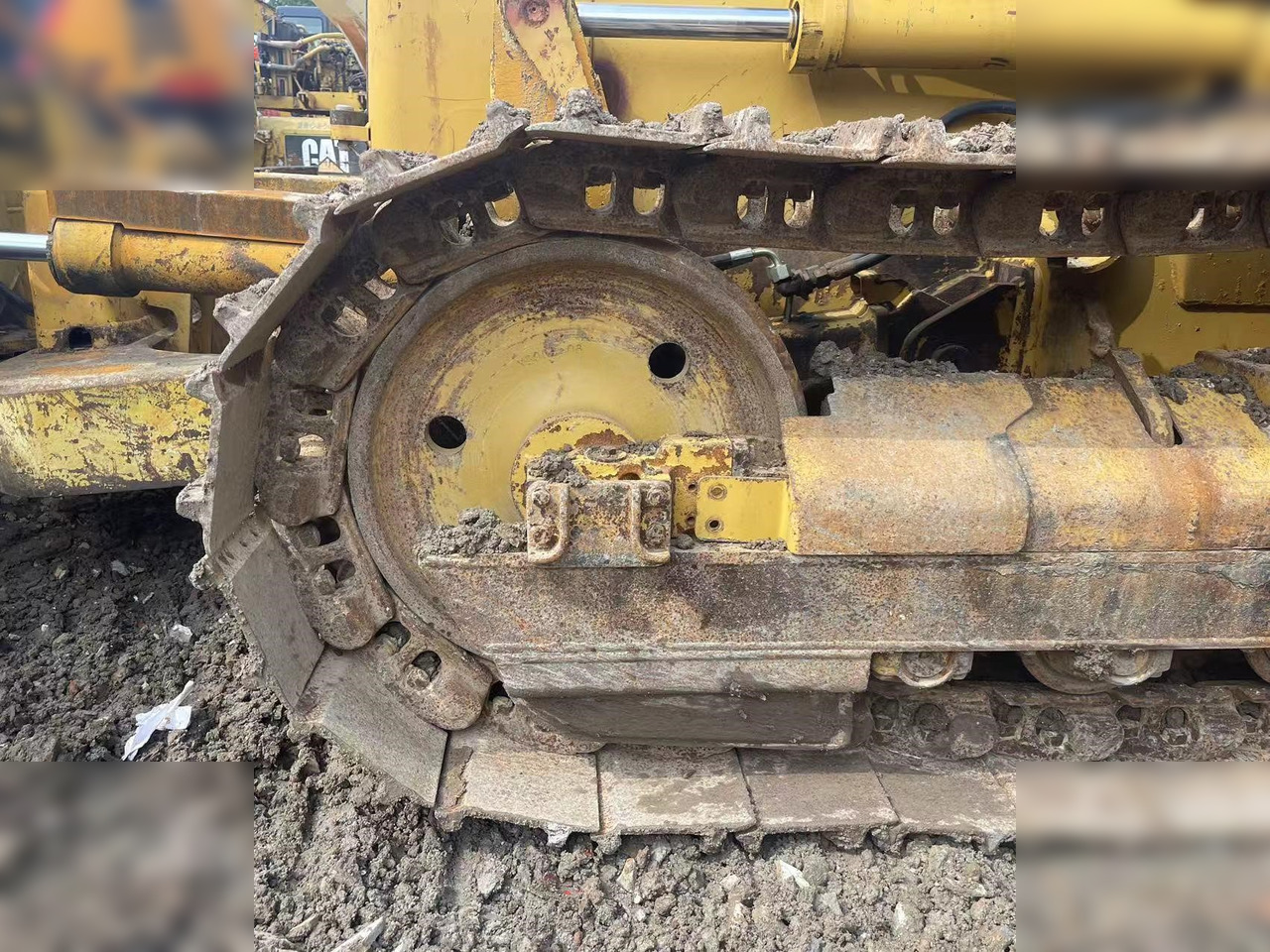 CATERPILLAR D5G XL - Buldožer: slika 4 CATERPILLAR D5G XL - Buldožer: slika 4