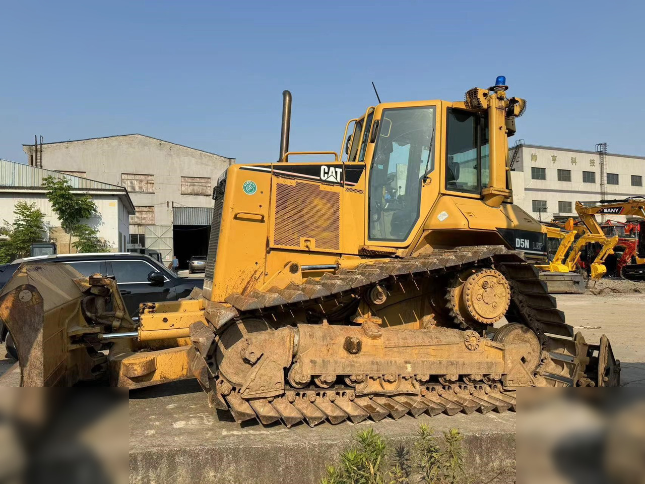 CATERPILLAR D5N - Buldožer: slika 1 CATERPILLAR D5N - Buldožer: slika 1