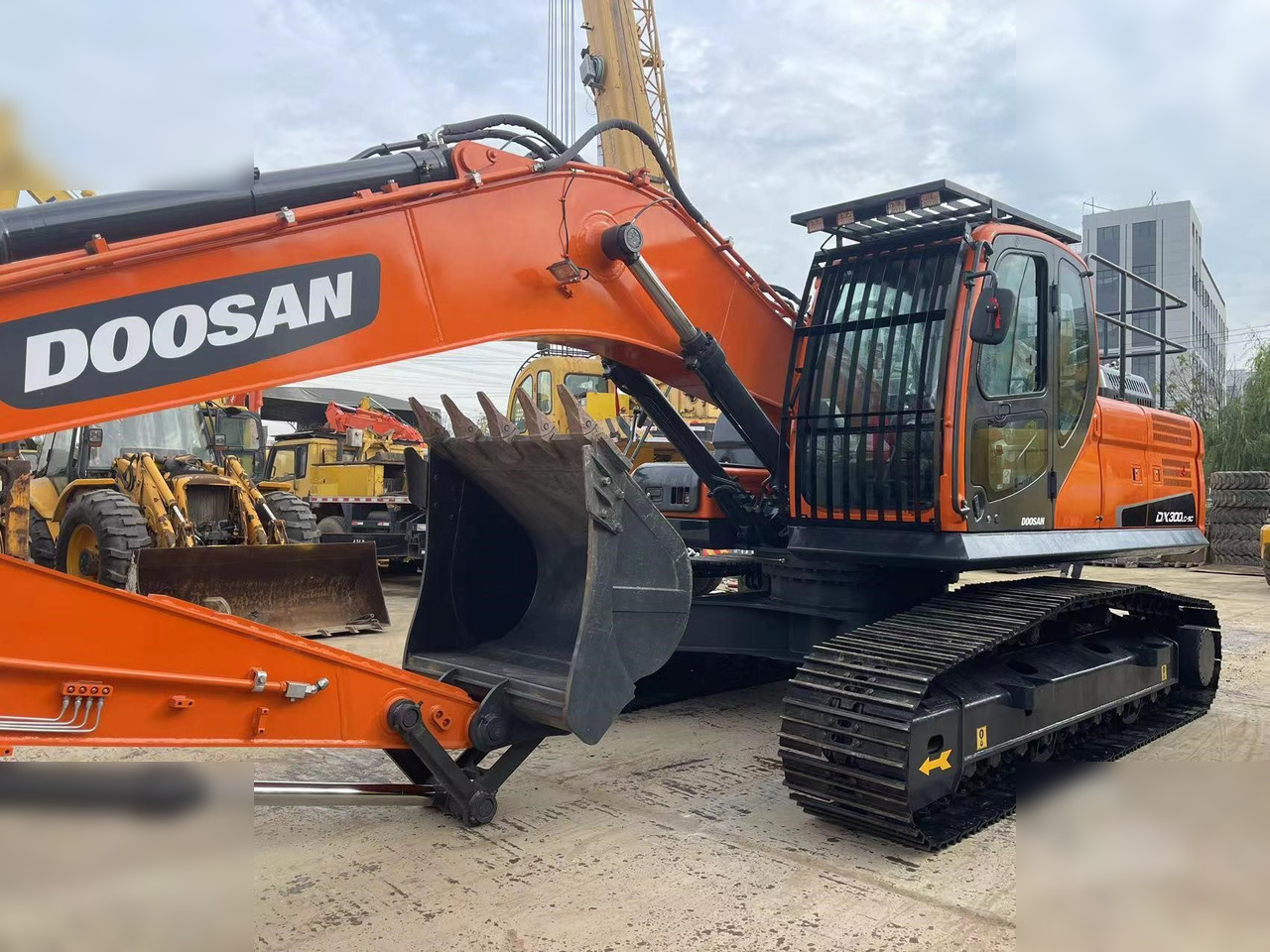 DOOSAN DX300 LCA - Bager goseničar: slika 2 DOOSAN DX300 LCA - Bager goseničar: slika 2