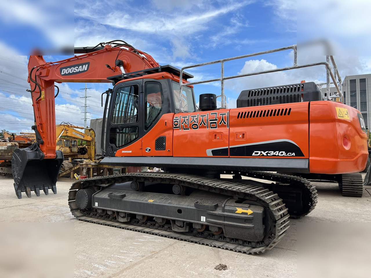 DOOSAN DX340 LCA - Bager goseničar: slika 1 DOOSAN DX340 LCA - Bager goseničar: slika 1
