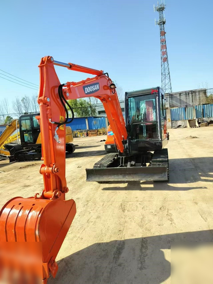 DOOSAN DX60-9C - Bager goseničar: slika 4 DOOSAN DX60-9C - Bager goseničar: slika 4